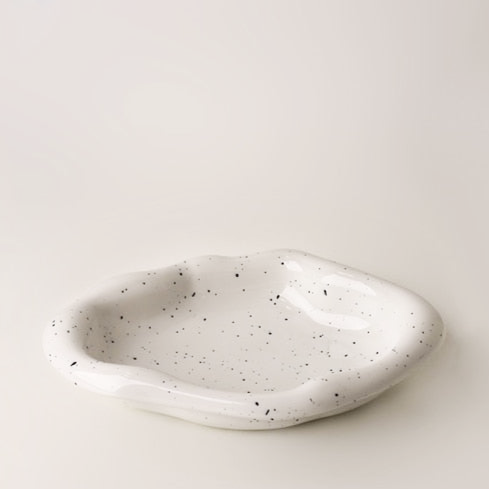Irregular Small / White Dot