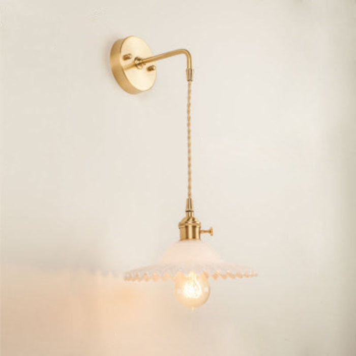 Wired Wall Lamp / White