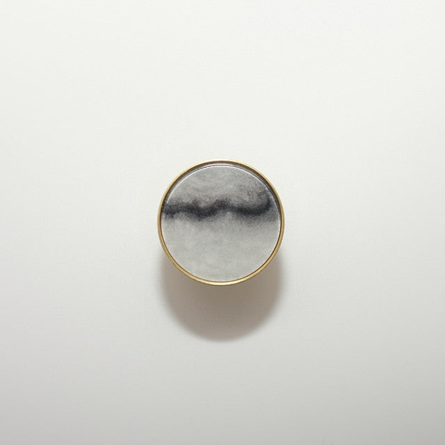 Medium / Grey Quartz