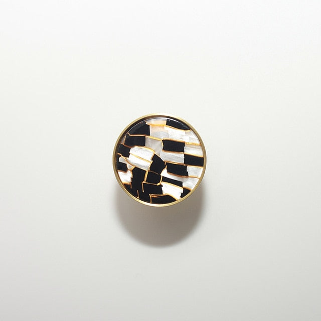 Medium / White Tortoise