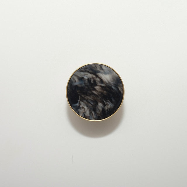 Medium / Black Marble