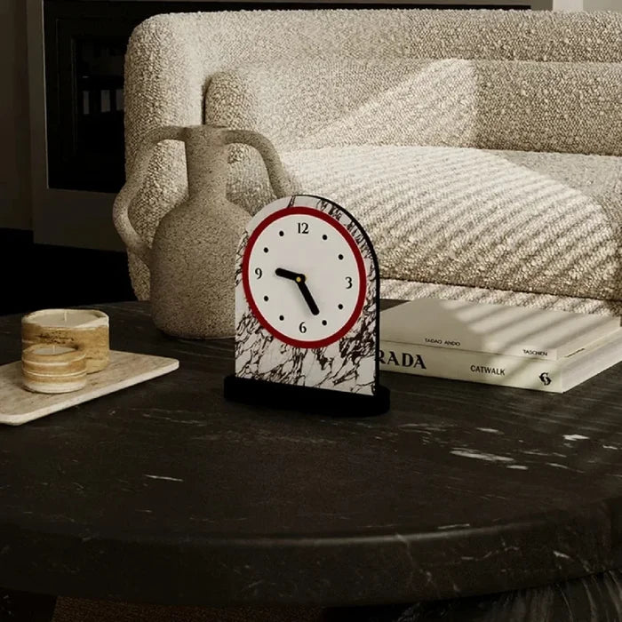 Clock Internet Celebrity Desktop