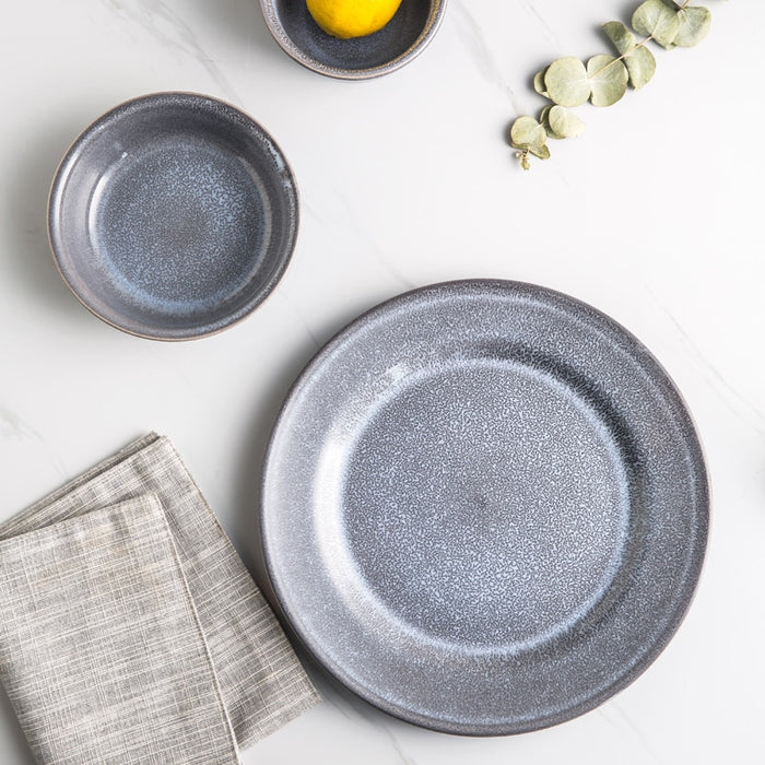 round glossy ceramic plate